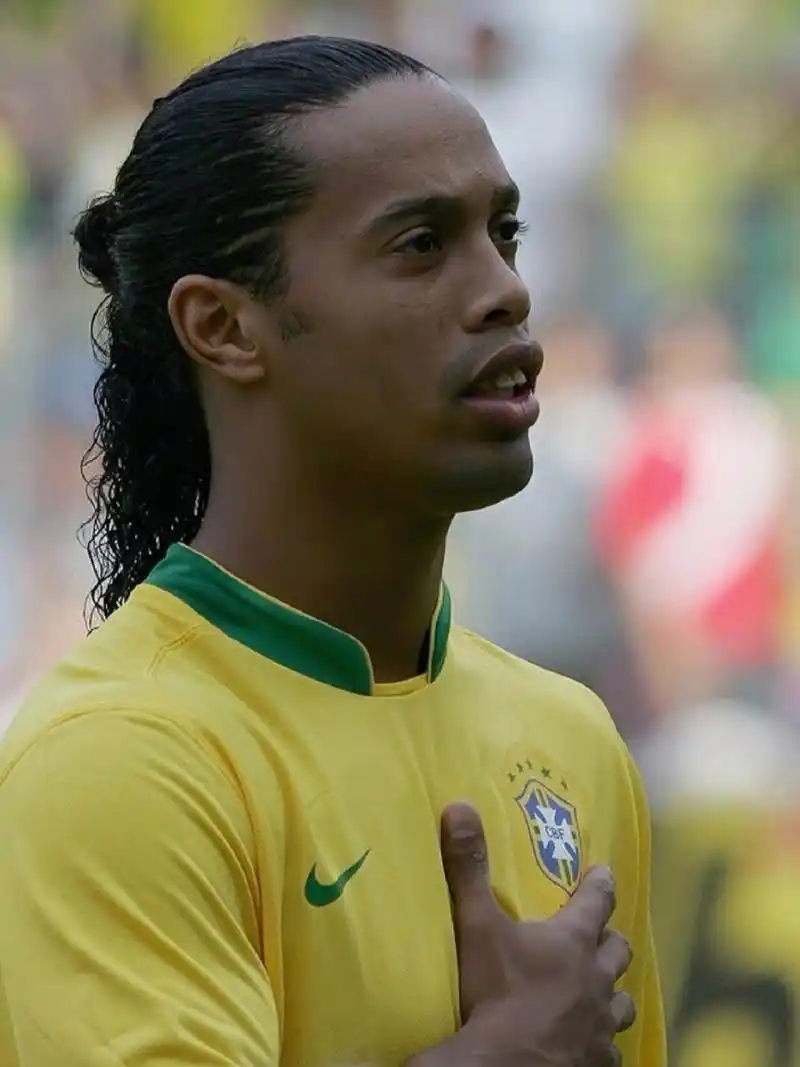 于策略与团 于策略与团