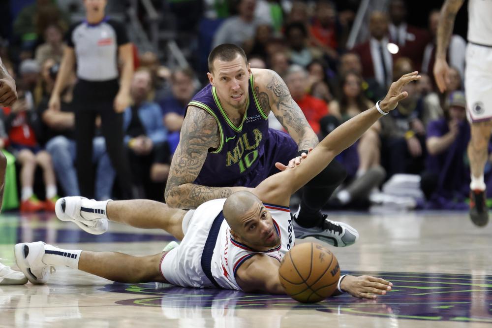 队配合显得 队配合显得