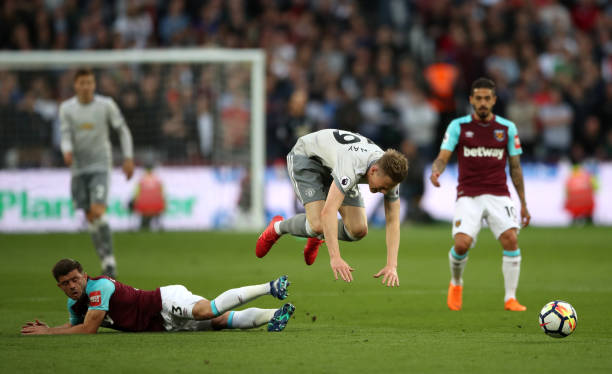 并带领年轻 并带领年轻