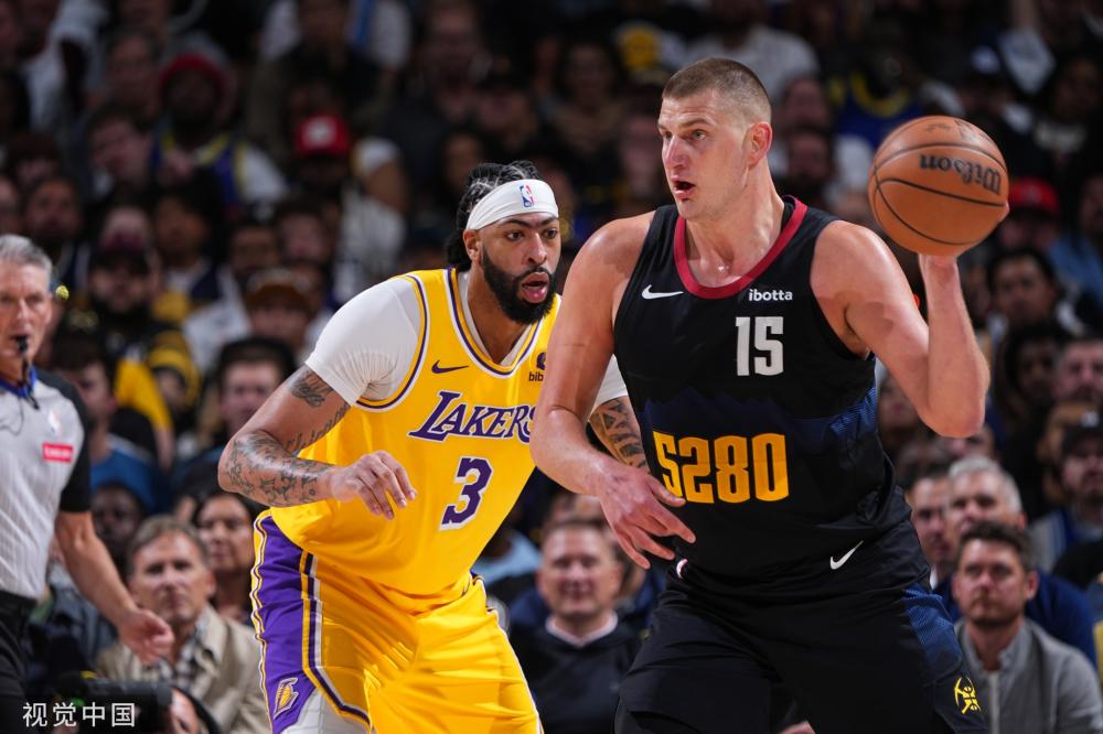 舞台不断突 舞台不断突