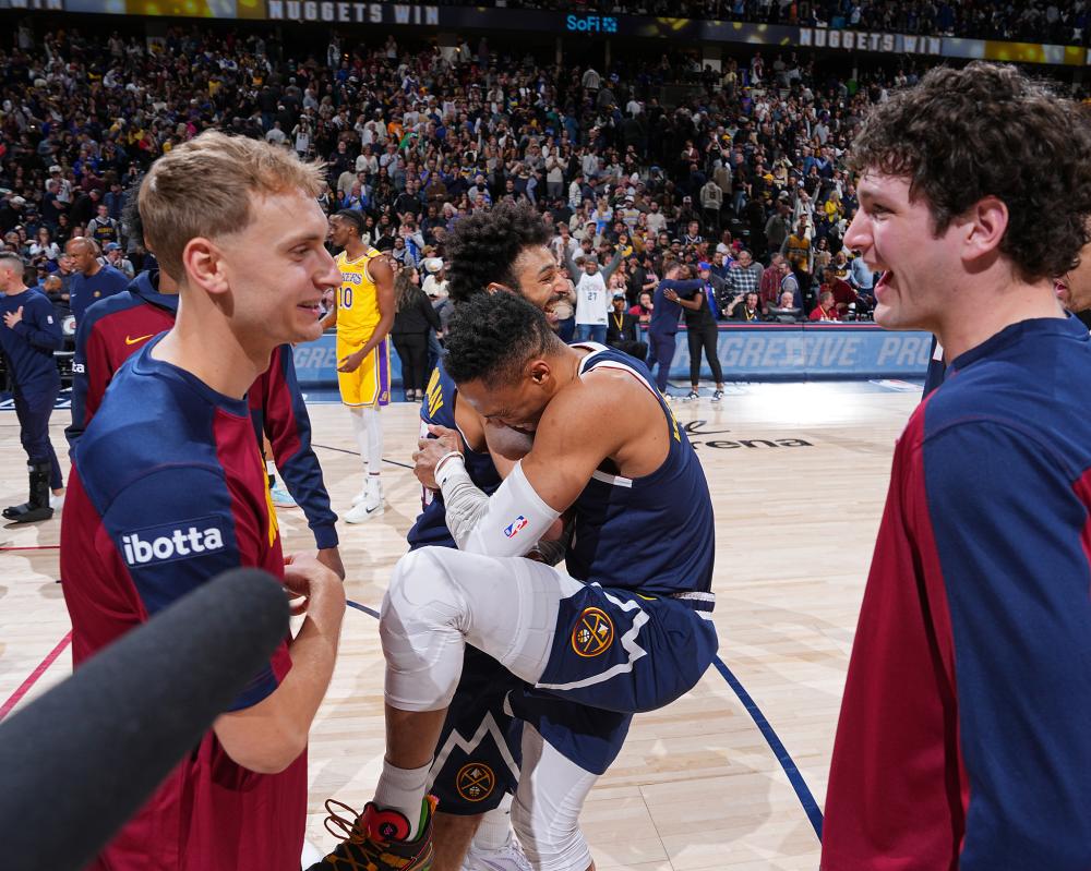 她一如既往 她一如既往